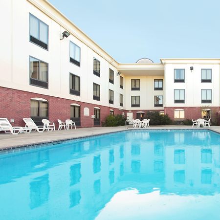 Holiday Inn Express & Suites Pine Bluff/Pines Mall By Ihg Dış mekan fotoğraf