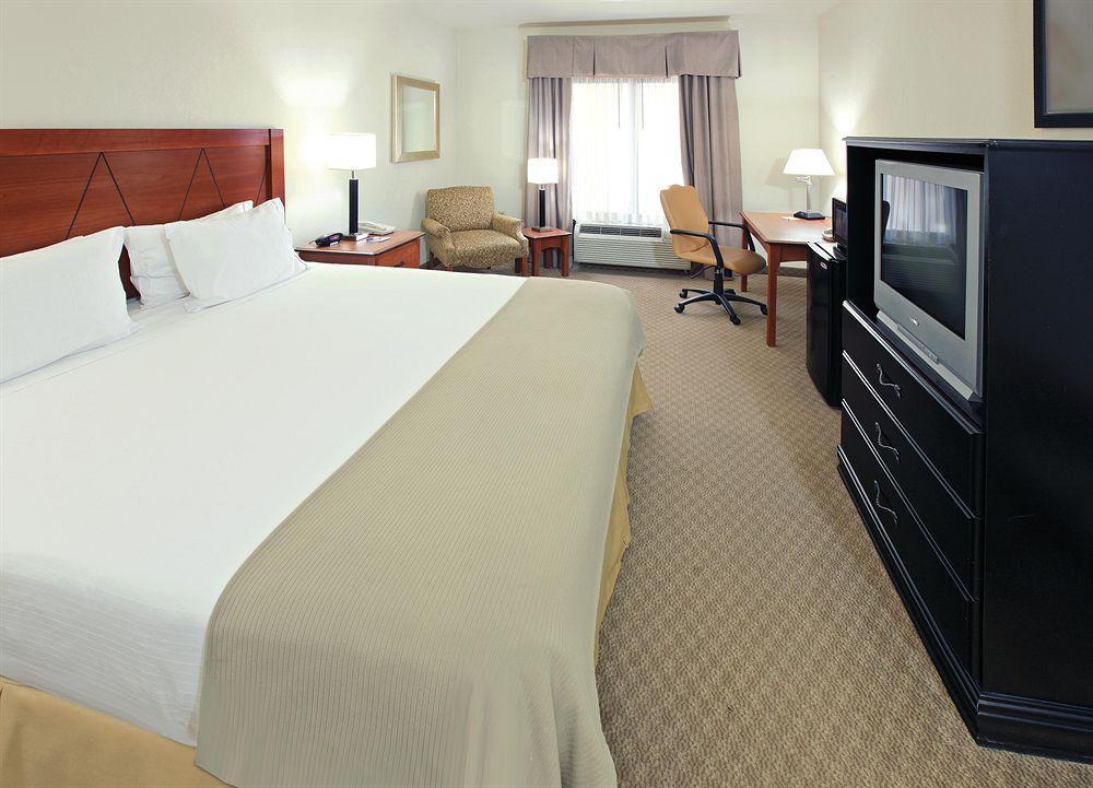 Holiday Inn Express & Suites Pine Bluff/Pines Mall By Ihg Oda fotoğraf