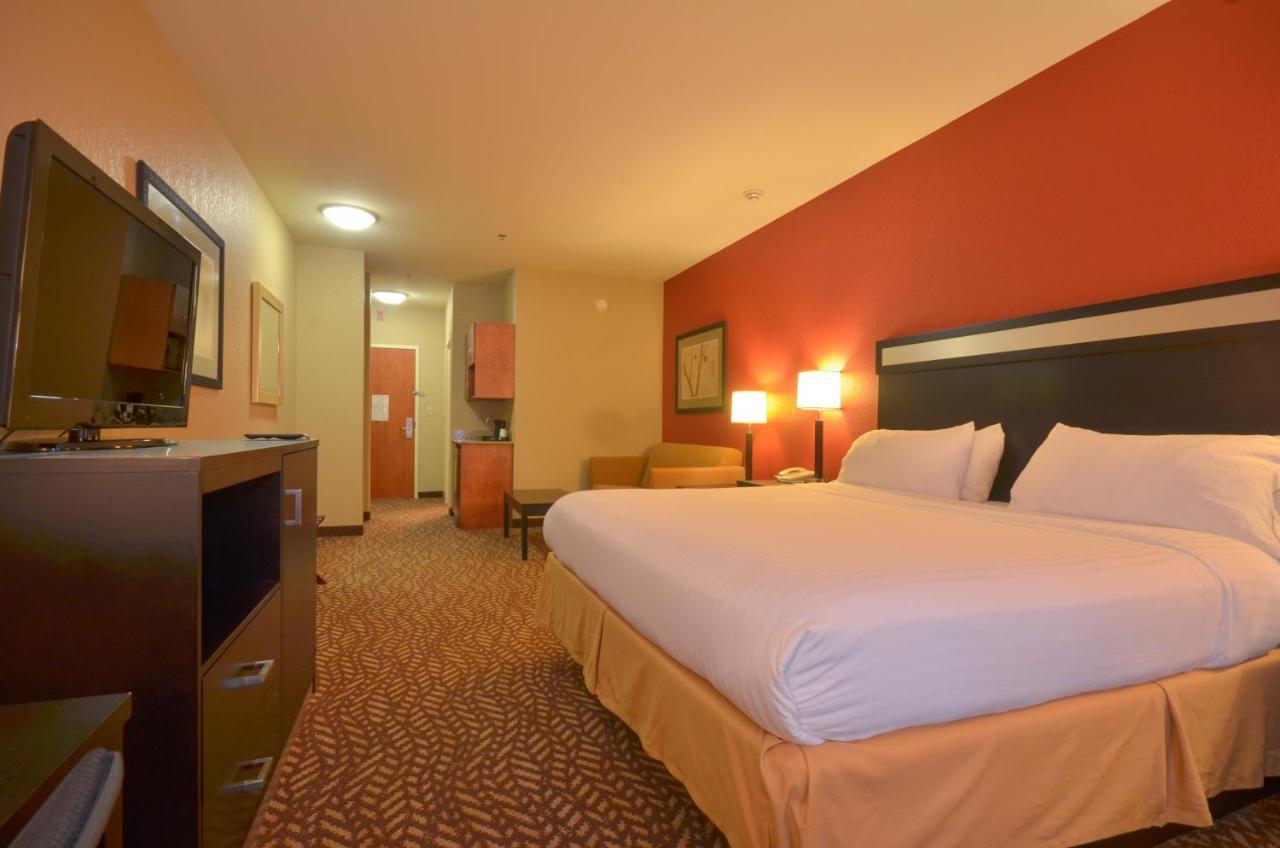 Holiday Inn Express & Suites Pine Bluff/Pines Mall By Ihg Dış mekan fotoğraf