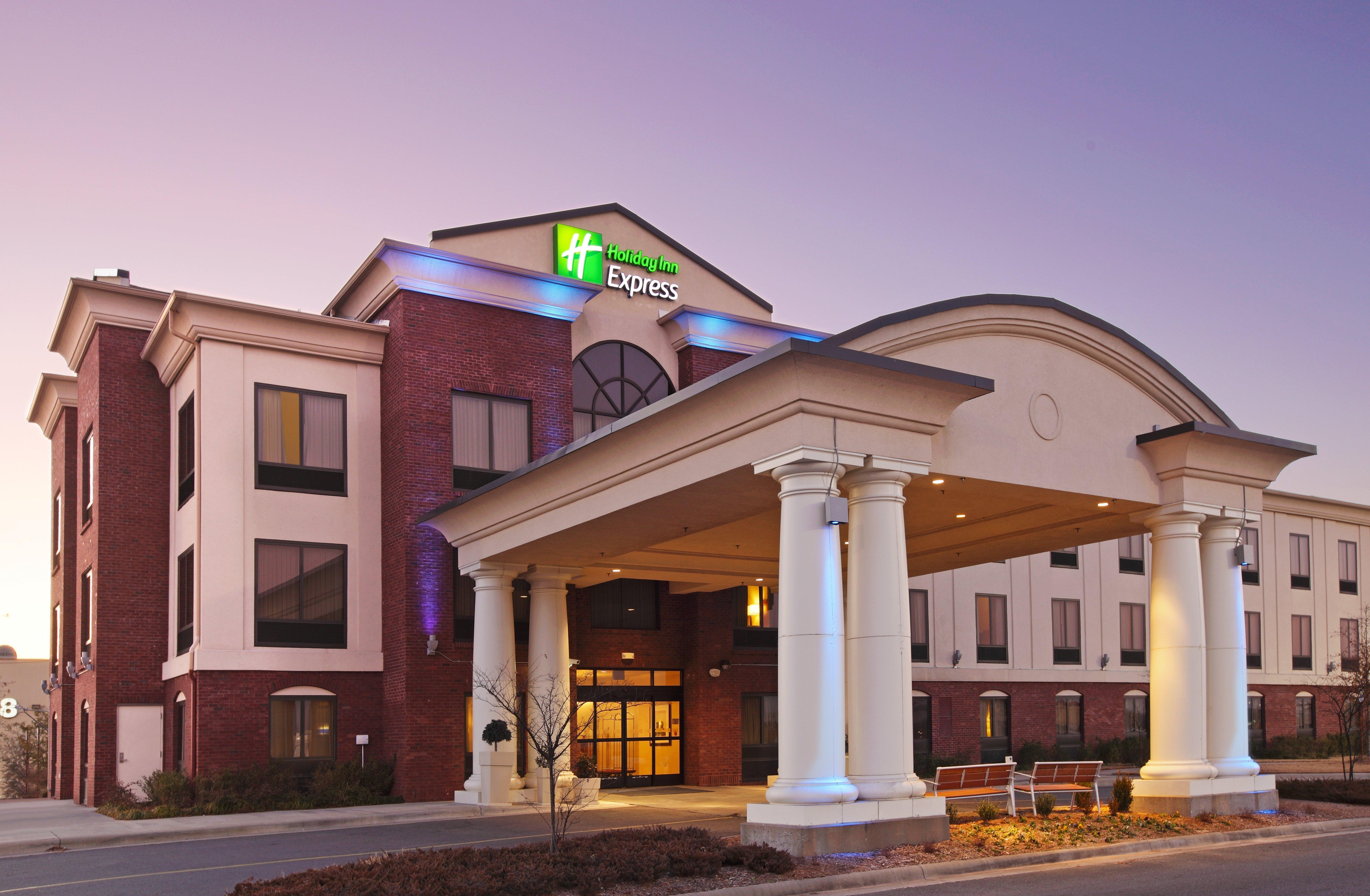 Holiday Inn Express & Suites Pine Bluff/Pines Mall By Ihg Dış mekan fotoğraf