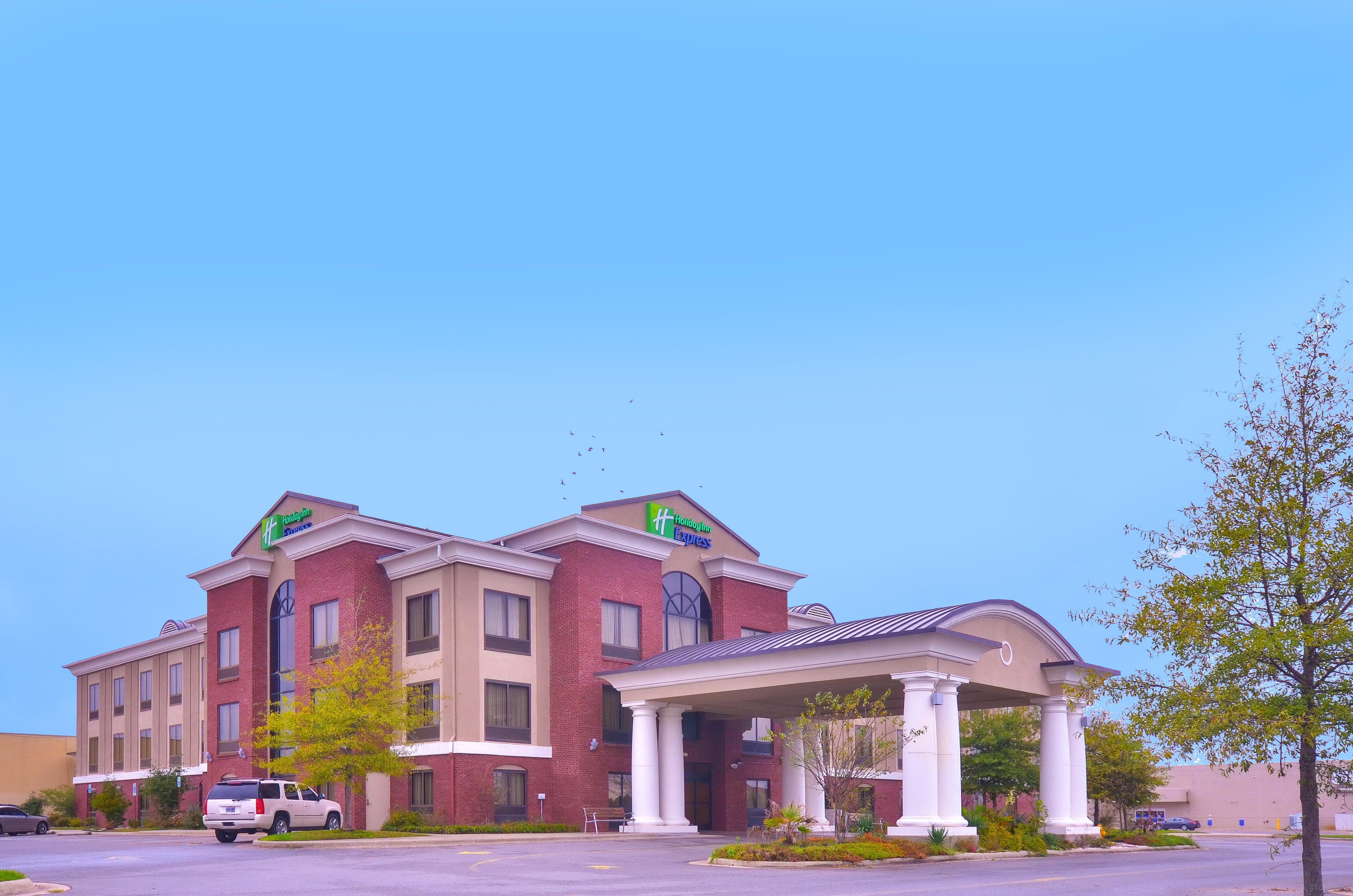 Holiday Inn Express & Suites Pine Bluff/Pines Mall By Ihg Dış mekan fotoğraf