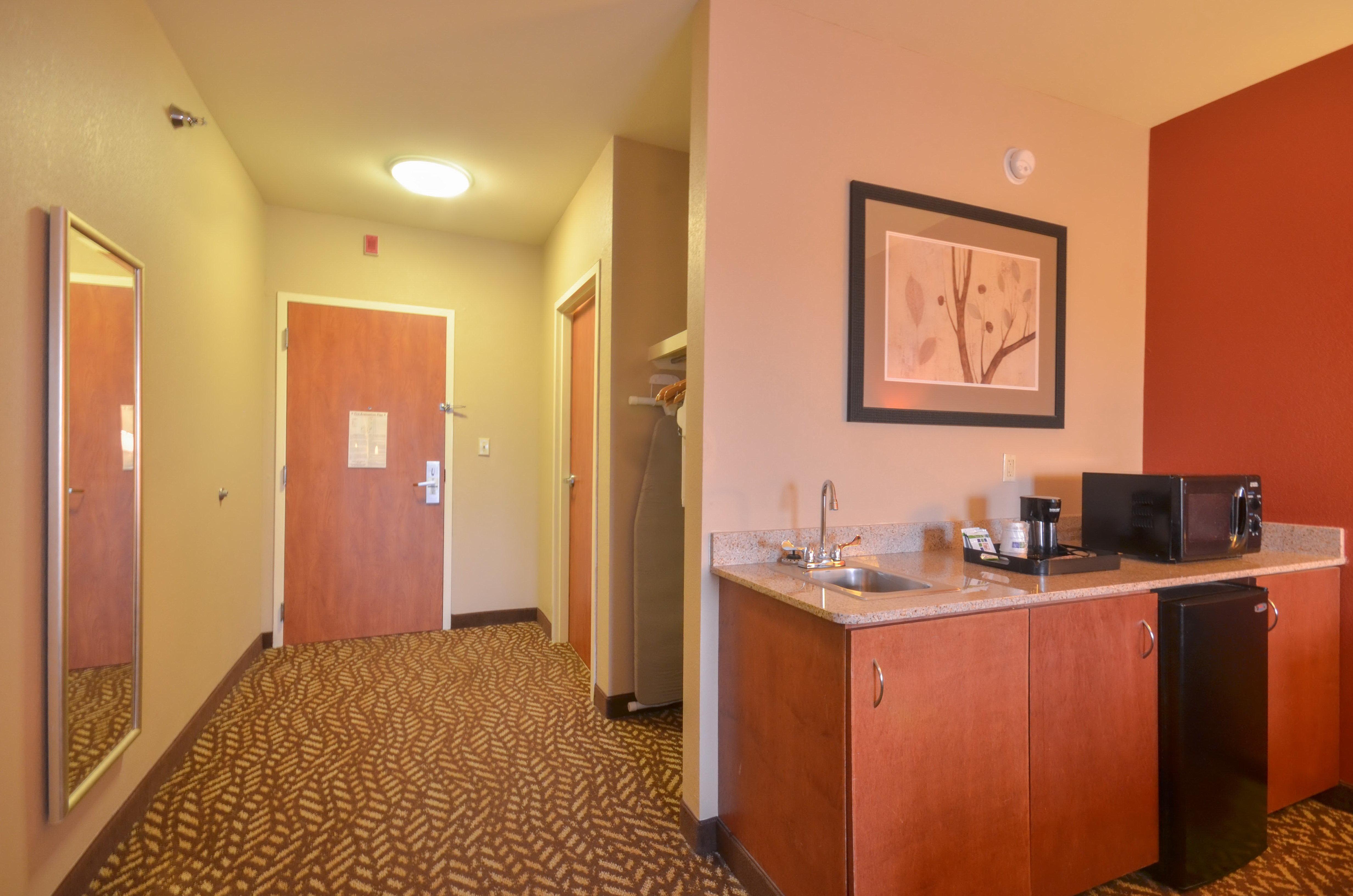 Holiday Inn Express & Suites Pine Bluff/Pines Mall By Ihg Dış mekan fotoğraf