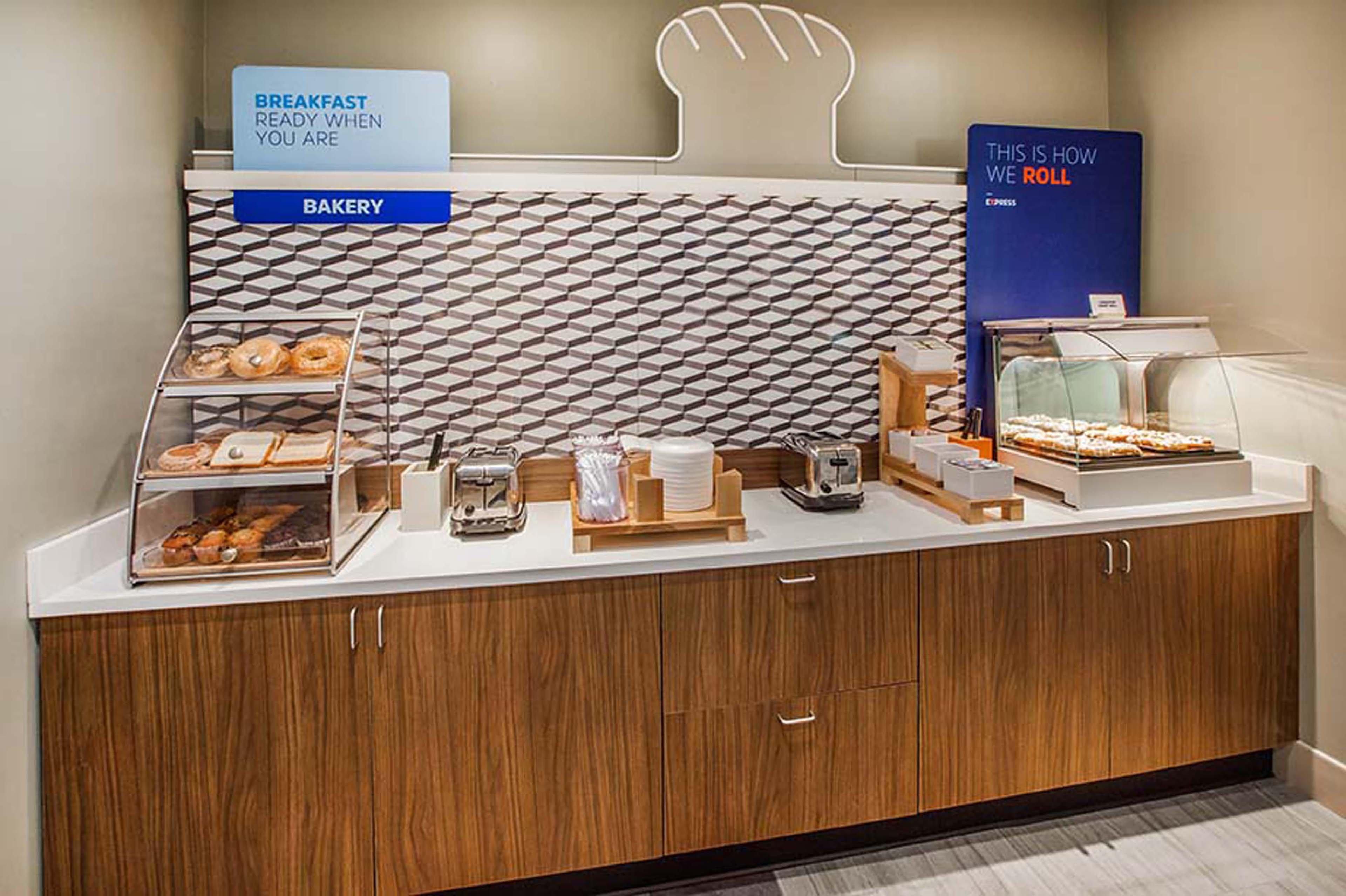 Holiday Inn Express & Suites Pine Bluff/Pines Mall By Ihg Dış mekan fotoğraf