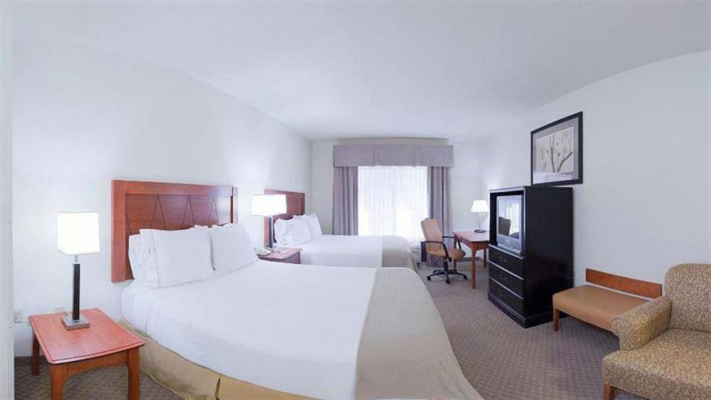 Holiday Inn Express & Suites Pine Bluff/Pines Mall By Ihg Dış mekan fotoğraf