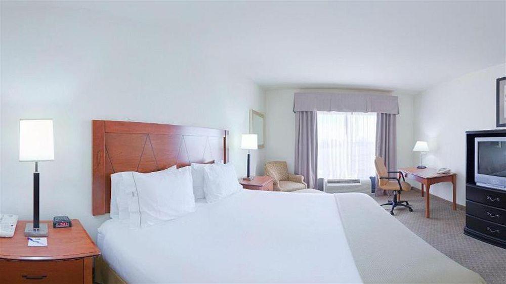 Holiday Inn Express & Suites Pine Bluff/Pines Mall By Ihg Dış mekan fotoğraf
