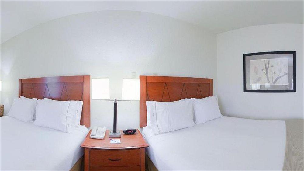 Holiday Inn Express & Suites Pine Bluff/Pines Mall By Ihg Dış mekan fotoğraf