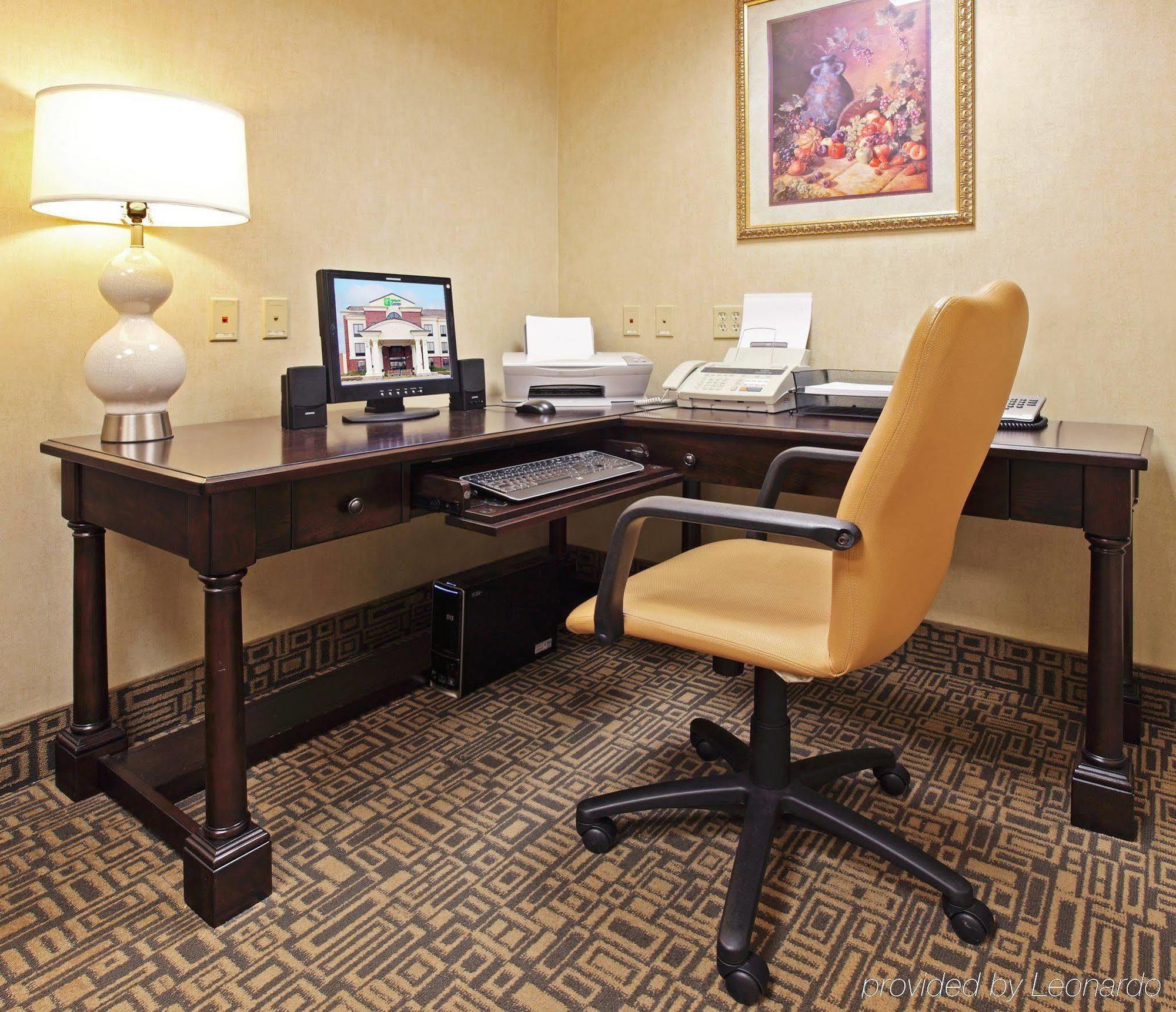 Holiday Inn Express & Suites Pine Bluff/Pines Mall By Ihg Konforlar fotoğraf